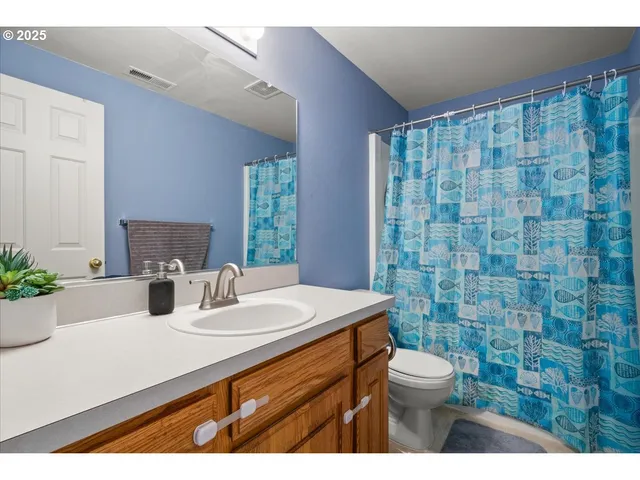 $555,000 | 11716 Northeast 42nd Court, Vancouver, WA 98686