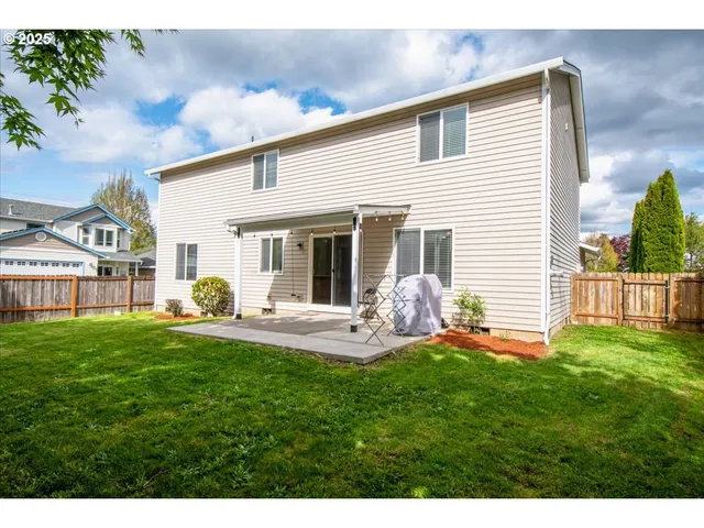 $555,000 | 11716 Northeast 42nd Court, Vancouver, WA 98686
