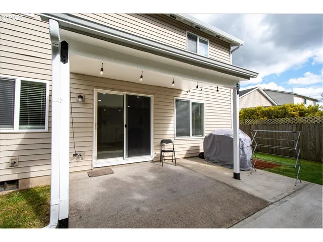 $555,000 | 11716 Northeast 42nd Court, Vancouver, WA 98686