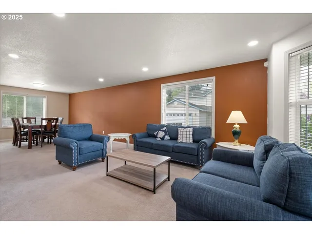 $555,000 | 11716 Northeast 42nd Court, Vancouver, WA 98686