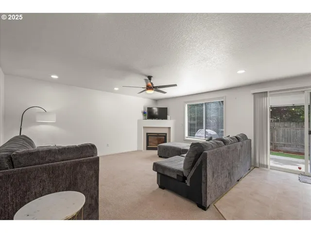 $555,000 | 11716 Northeast 42nd Court, Vancouver, WA 98686