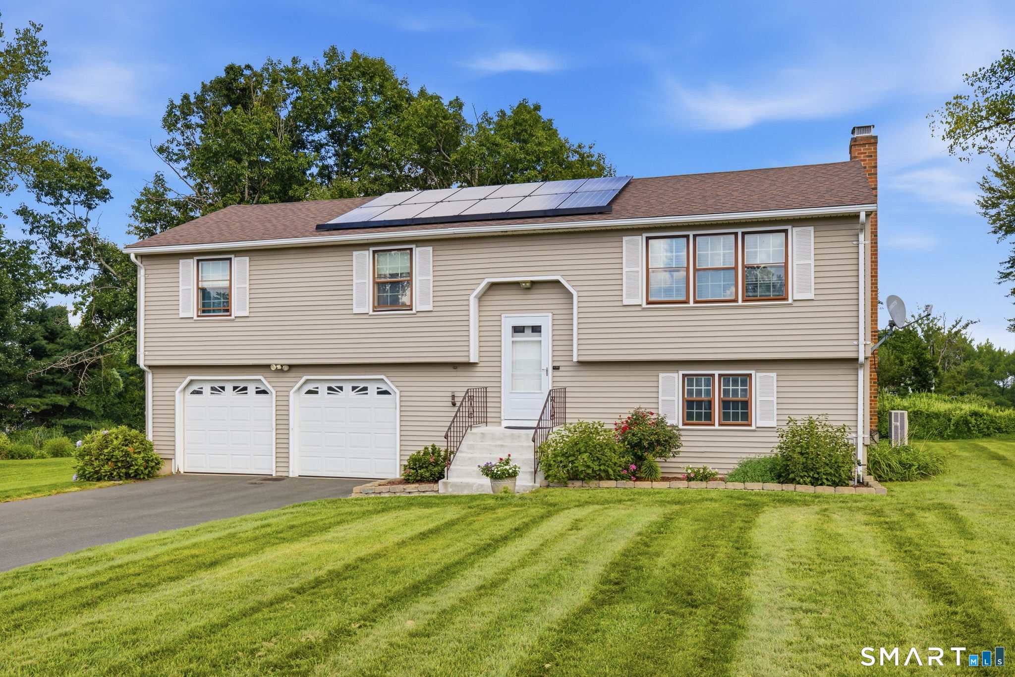 87 Abbe Road Windsor, CT 06095 - Photo 1 of 40 Gallery Image 1