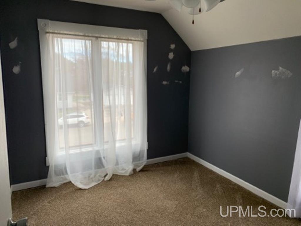 1317 Sheridan Road Escanaba, MI 49829 - Photo 9 of 13