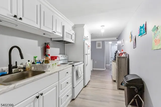 $2,100 | 76 Ridge Road, Unit 1, Oak Ridge, NJ 07438