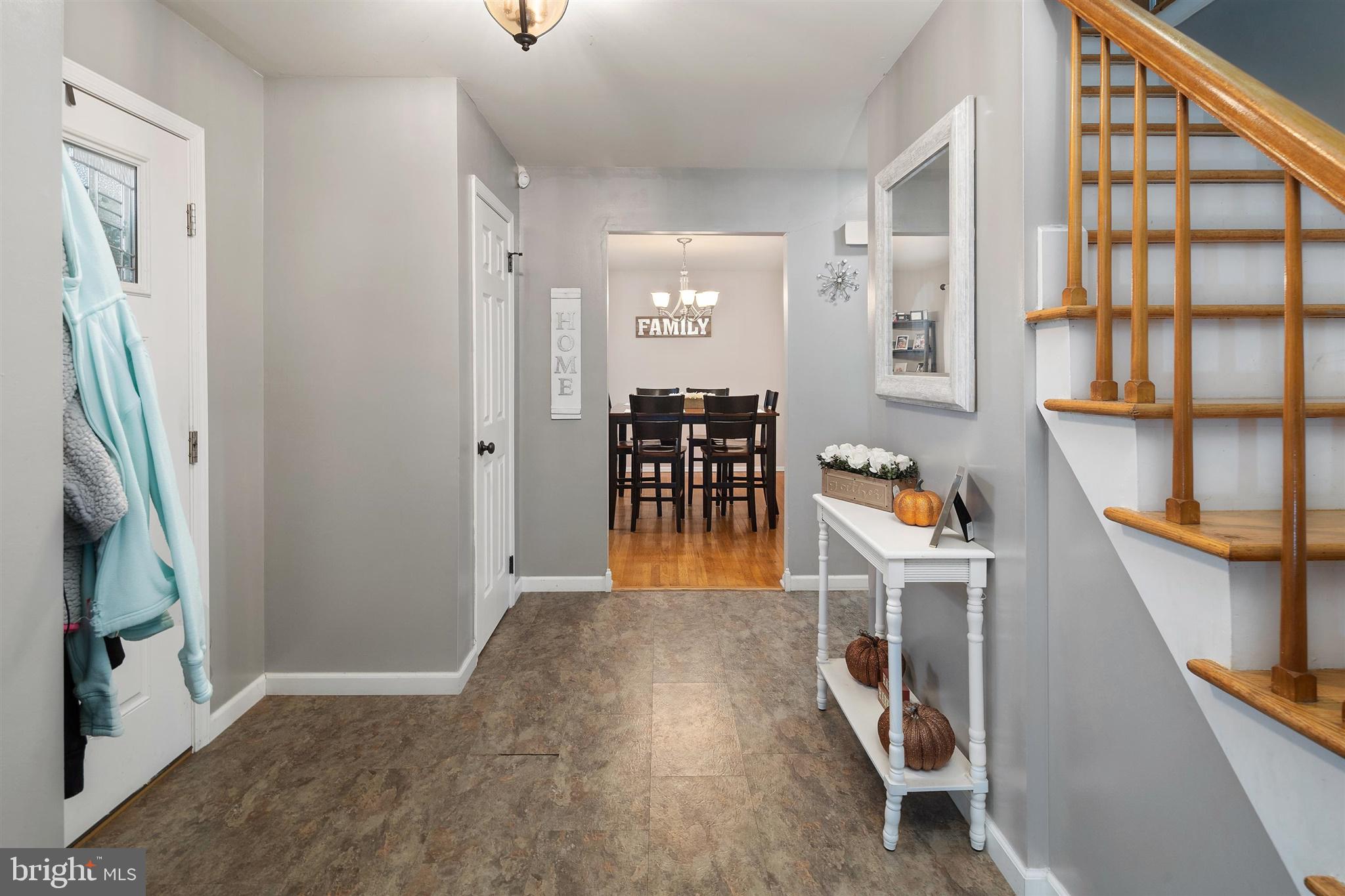 59 Brophy Drive Ewing, NJ 08638 - Photo 4 of 33