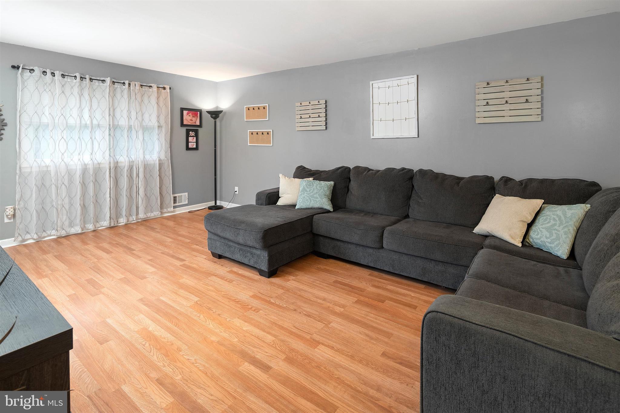 59 Brophy Drive Ewing, NJ 08638 - Photo 7 of 33