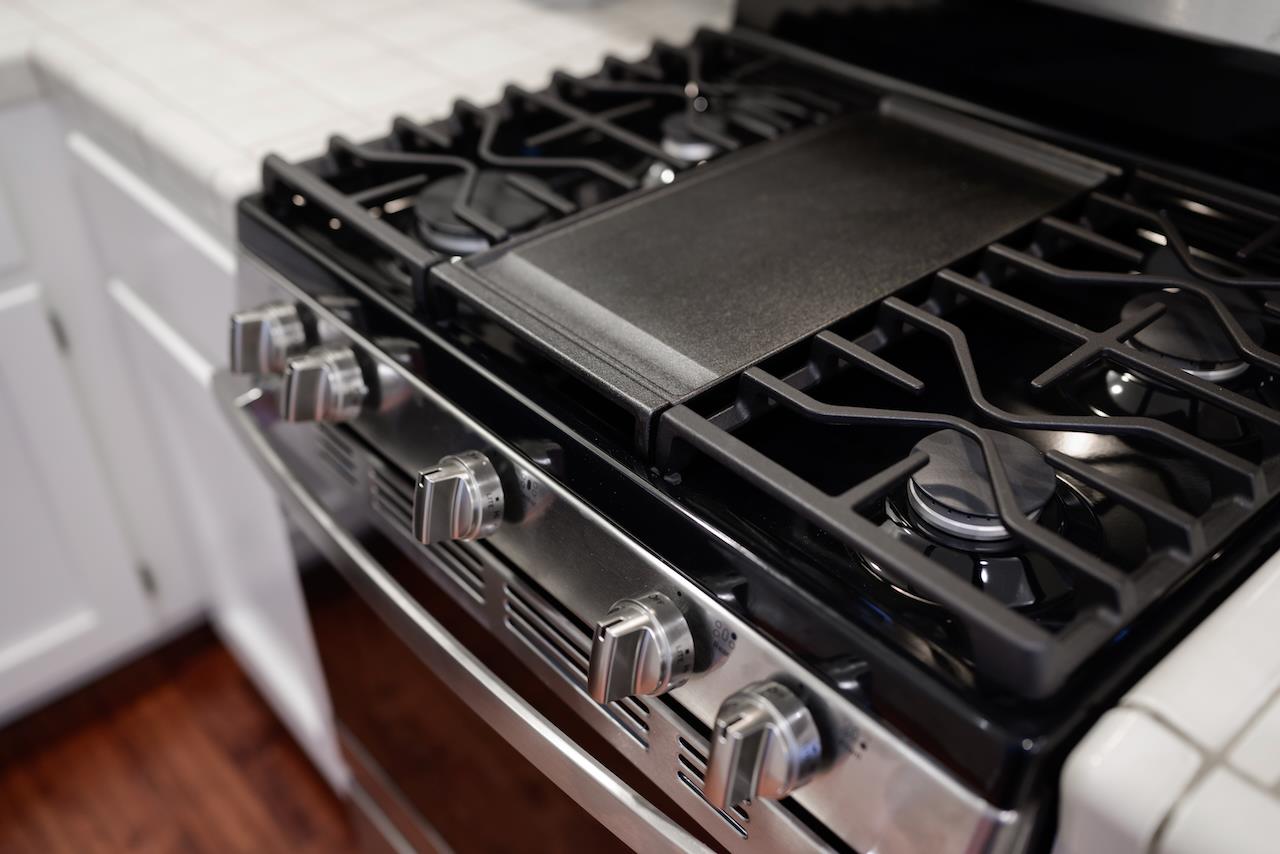 132 Arabian Way Scotts Valley, CA 95066 - Photo 23 of 82 a close up of a stove