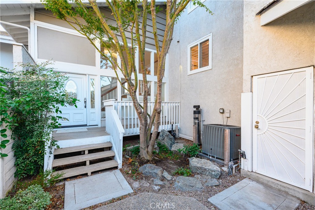 25 Lakeview, Unit 60 Irvine, CA 92604 - Photo 5 of 32