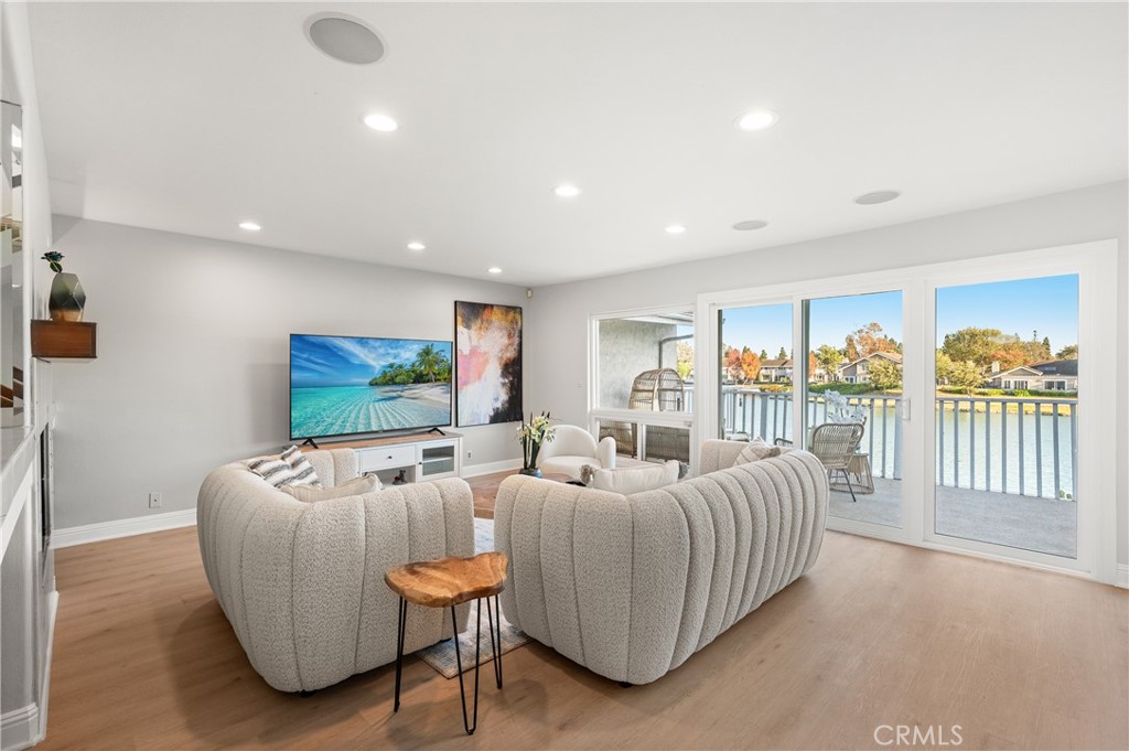 25 Lakeview, Unit 60 Irvine, CA 92604 - Photo 7 of 32