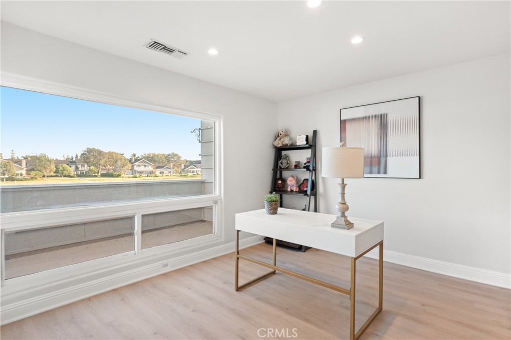 25 Lakeview, Unit 60 Irvine, CA 92604 - Photo 10 of 32