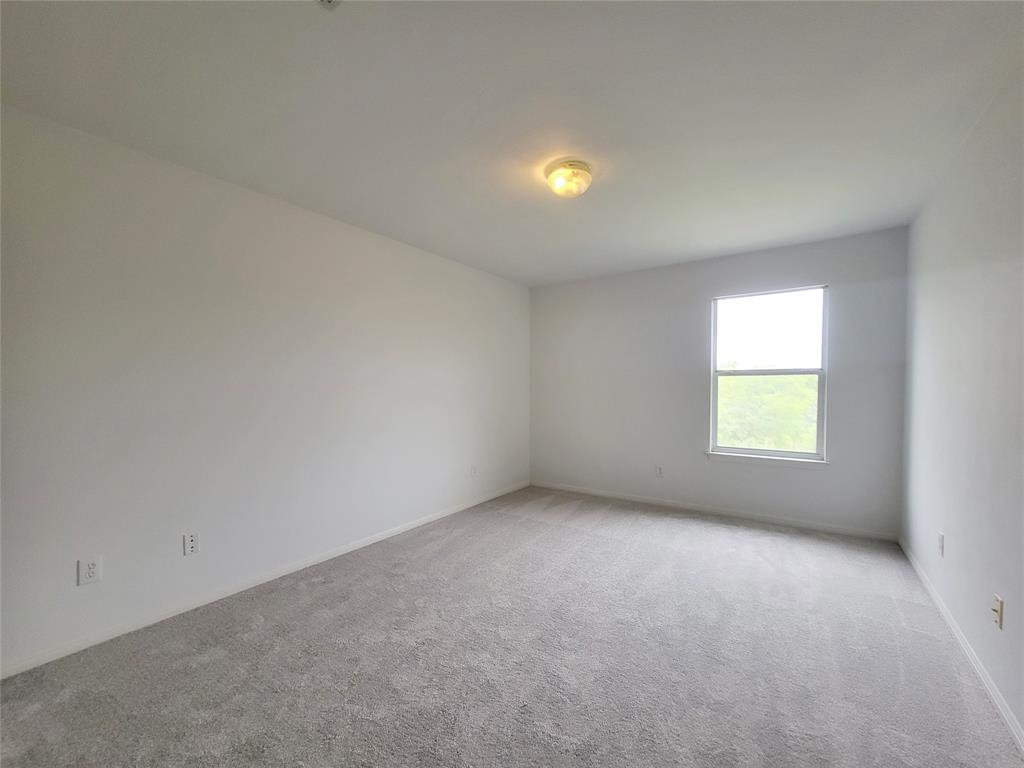 6708 Kilt Court Austin, TX 78754 - Photo 25 of 32 an empty room with a window