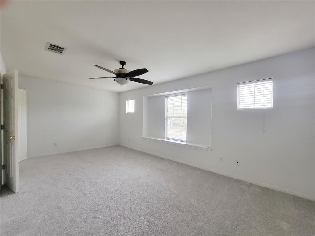 6708 Kilt Court Austin, TX 78754 - Photo 27 of 32 an empty room with a window