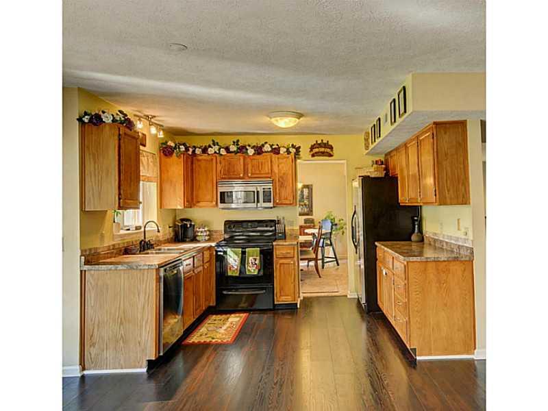7579 Meadow Ridge Drive Fishers, IN 46038 - Photo 3 of 24 Gallery Image 3