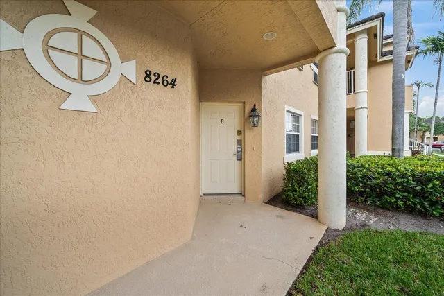 $1,200 | 8264 Mulligan Circle, Unit B, Port St. Lucie, FL 34986