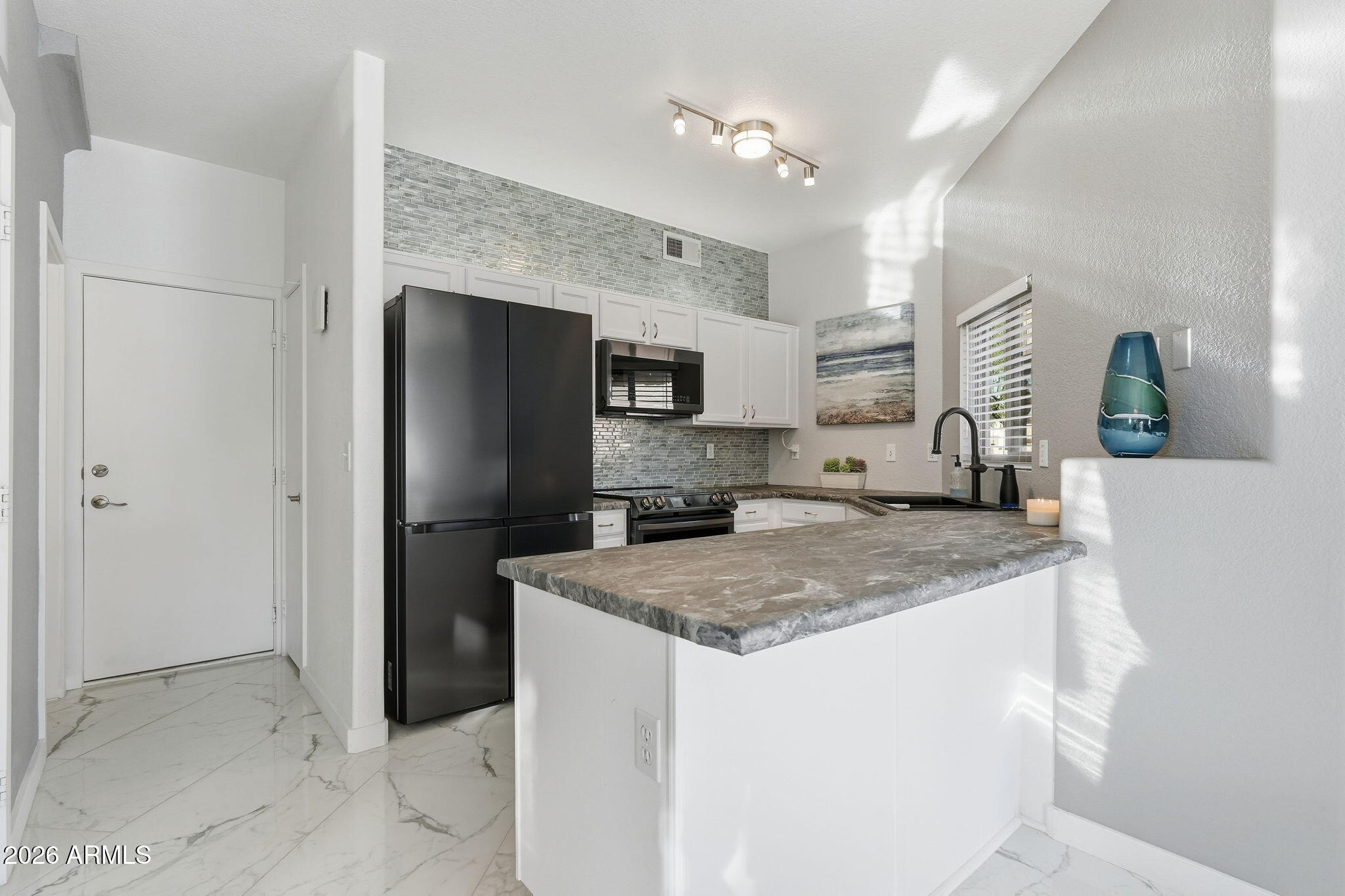 1273 South Boulder Street, Unit A Gilbert, AZ 85296 - Photo 9 of 40 010_ListerPros