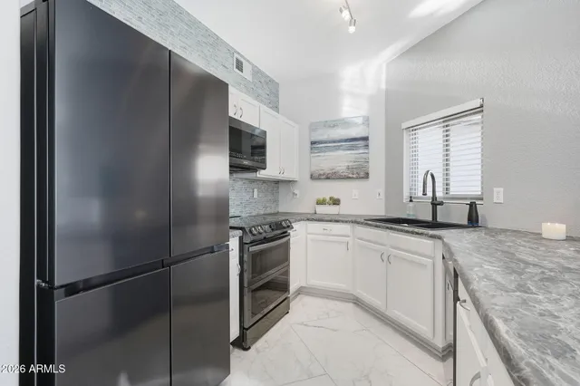 $425,000 | 1273 South Boulder Street, Unit A, Gilbert, AZ 85296