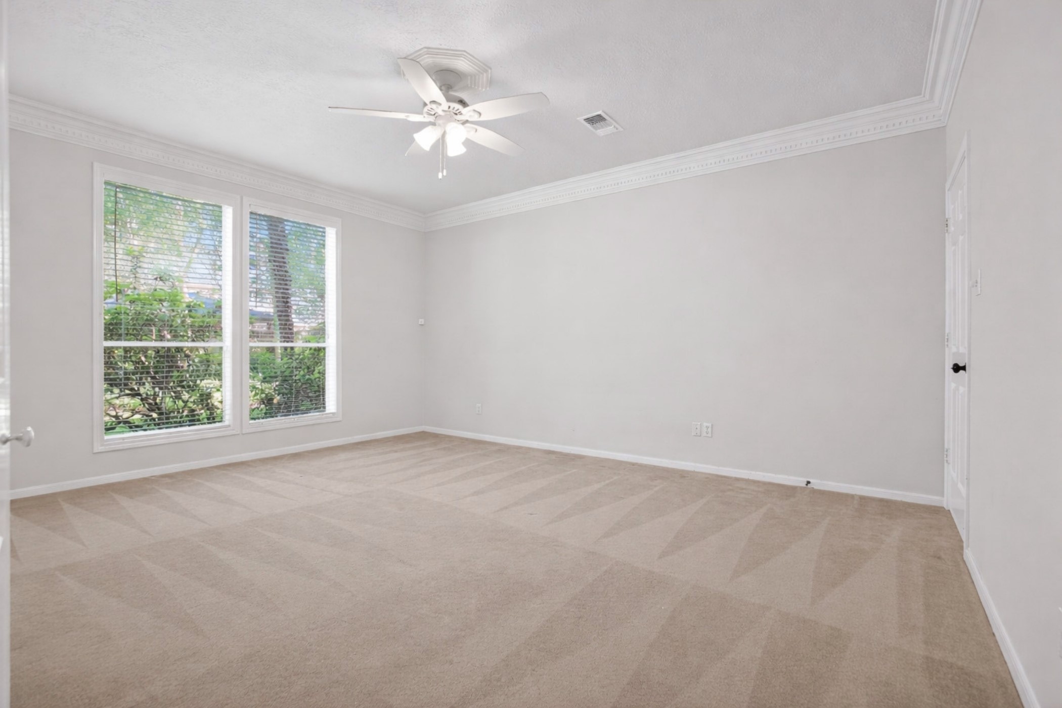 47 North Buck Ridge The Woodlands, TX 77381 - Photo 18 of 37