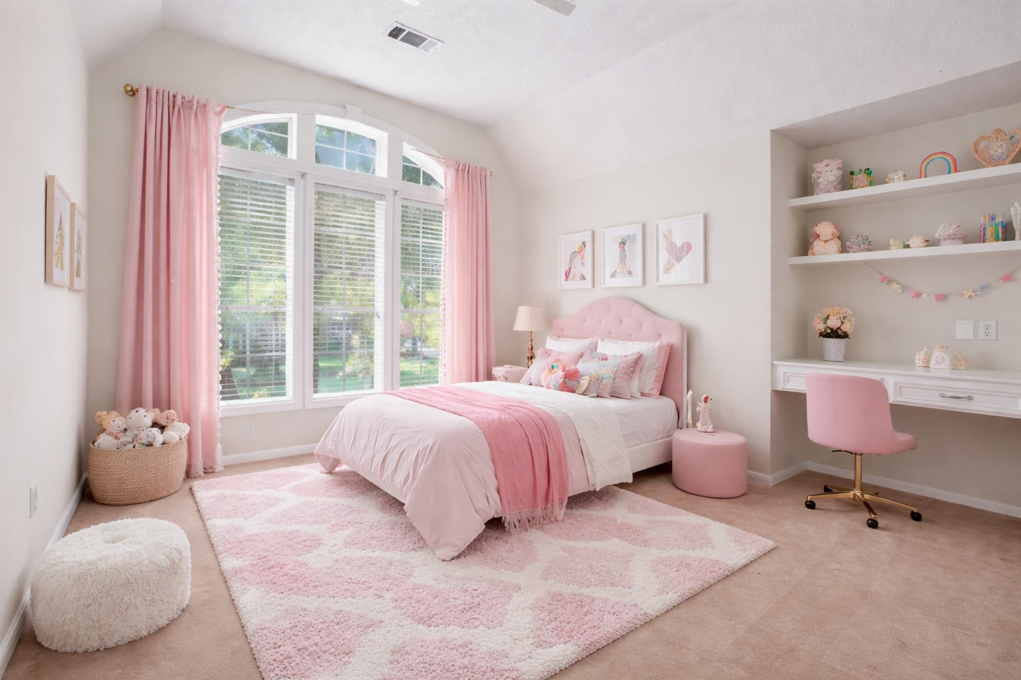 47 North Buck Ridge The Woodlands, TX 77381 - Photo 29 of 37 Virtually Staged