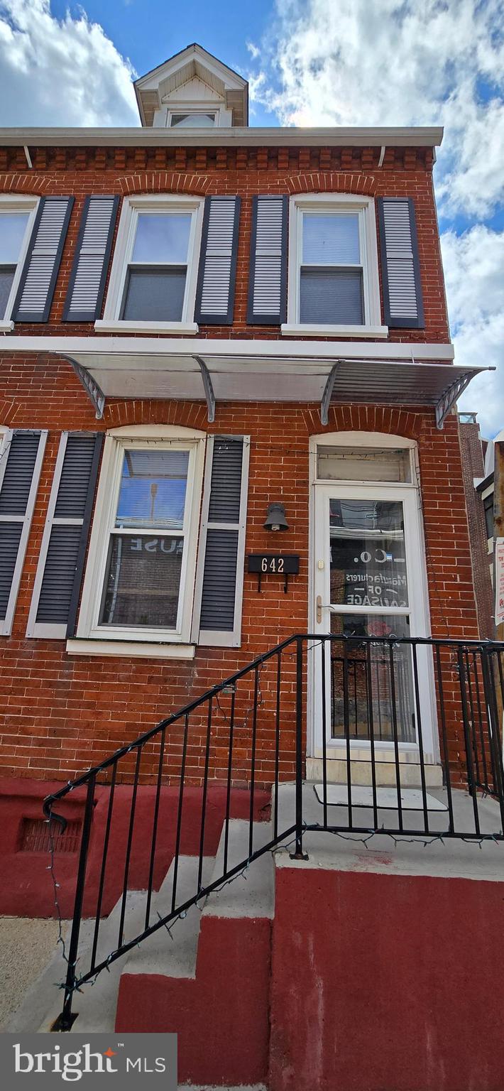642 Lafayette Street Lancaster, PA 17603 - Photo 3 of 112