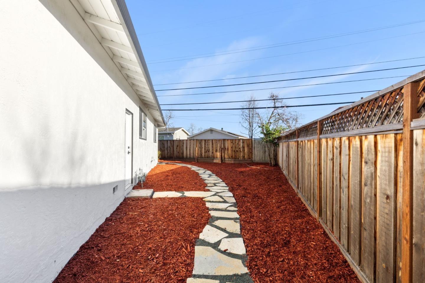 390 Valmy Street Milpitas, CA 95035 - Photo 27 of 37 a view of stairs