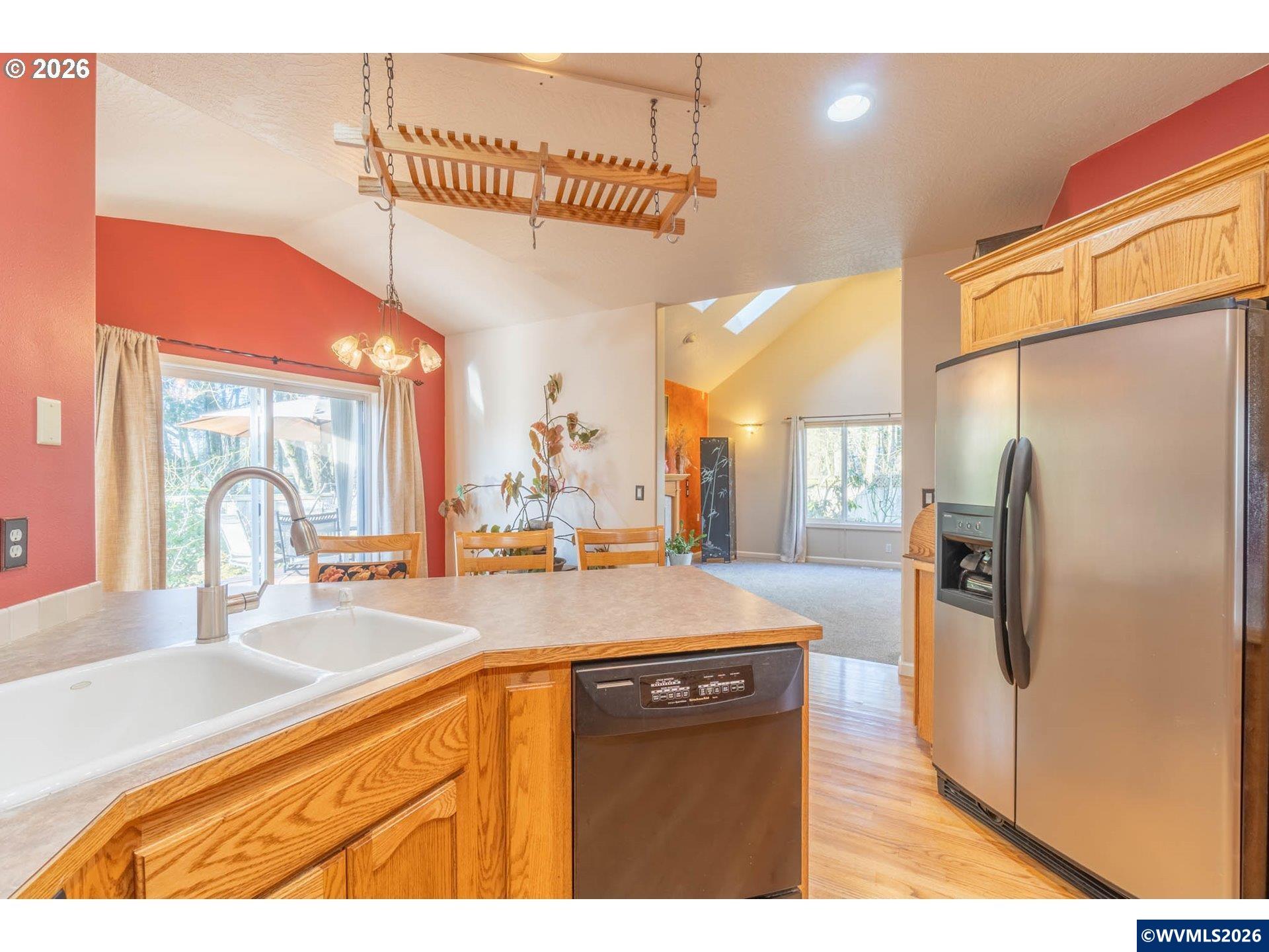 4366 Berry Lane Eugene, OR 97404 - Photo 14 of 42