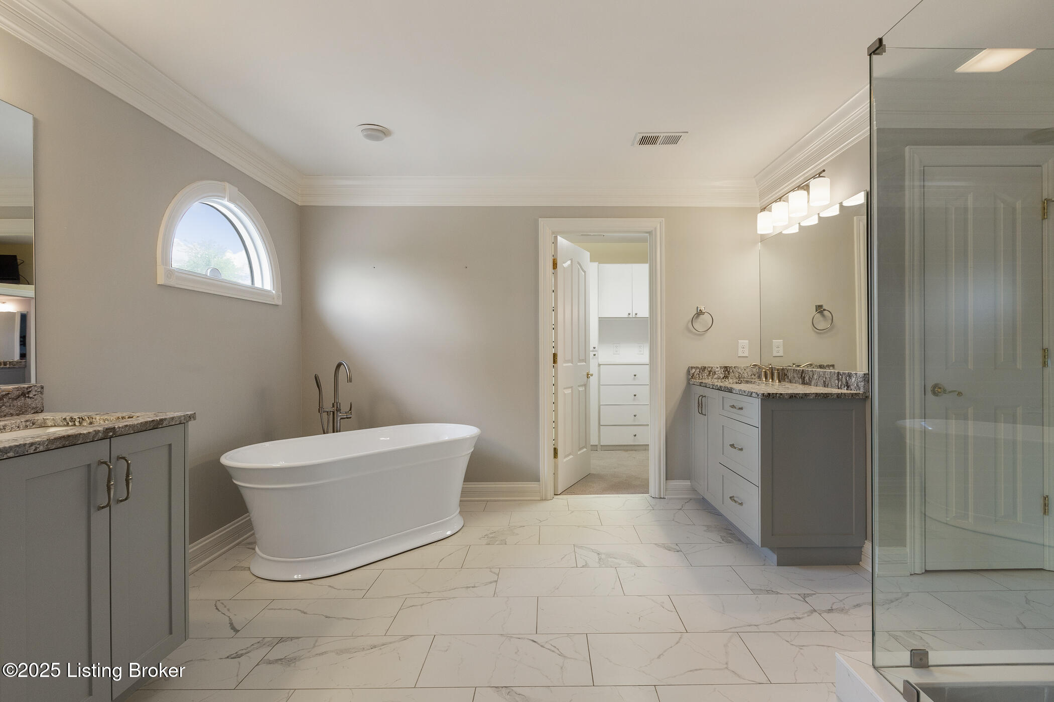 1908 Grand Ridge Road Louisville, KY 40214 - Photo 48 of 113 Primary Bathroom