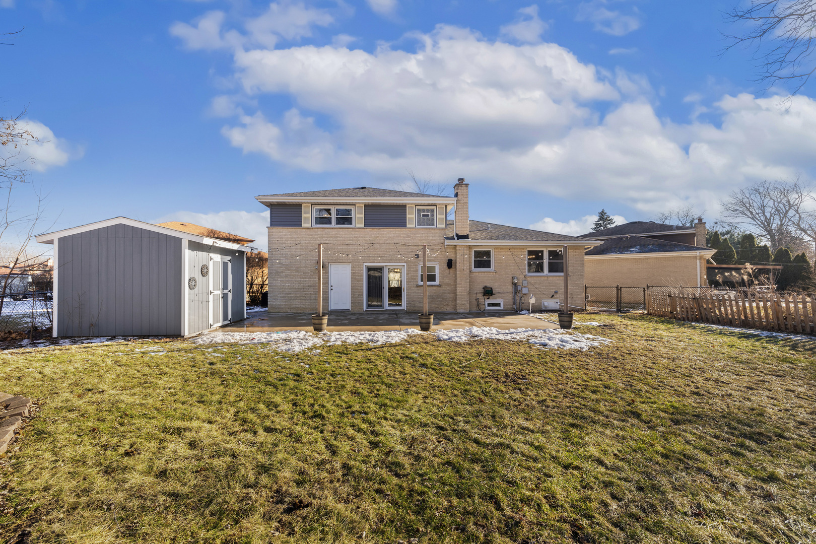 272 Scott Street Wheeling, IL 60090 - Photo 12 of 12 a house view with a garden
