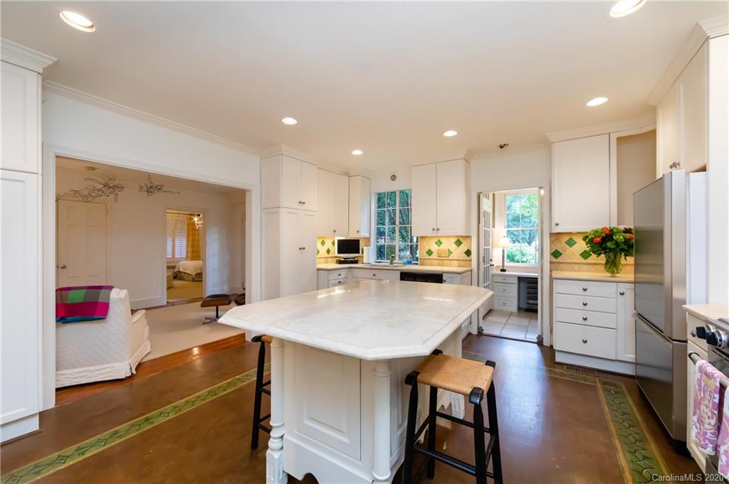907 Ardsley Road, Unit 1 Charlotte, NC 28207 - Photo 21 of 44 Gallery Image 21