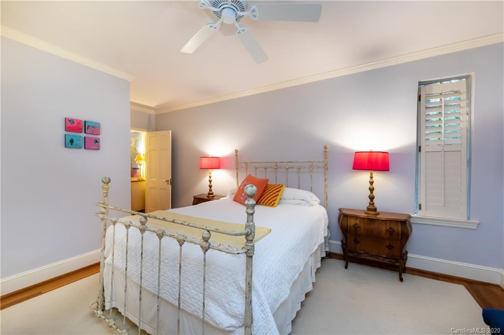 907 Ardsley Road, Unit 1 Charlotte, NC 28207 - Photo 24 of 44 Gallery Image 24