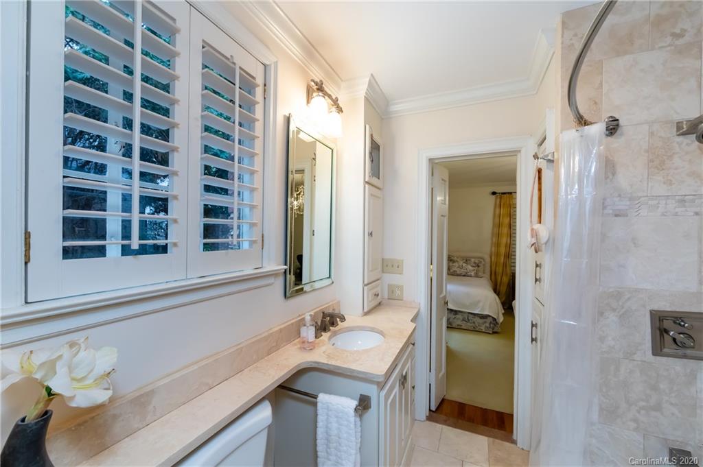 907 Ardsley Road, Unit 1 Charlotte, NC 28207 - Photo 29 of 44 Gallery Image 29