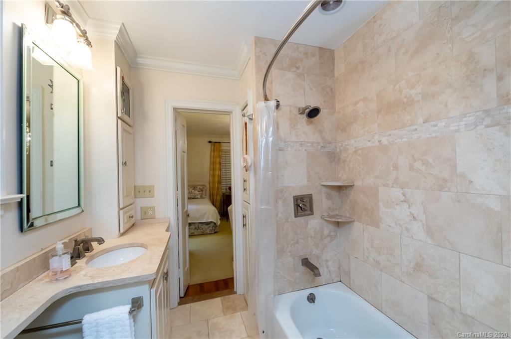 907 Ardsley Road, Unit 1 Charlotte, NC 28207 - Photo 30 of 44 Gallery Image 30