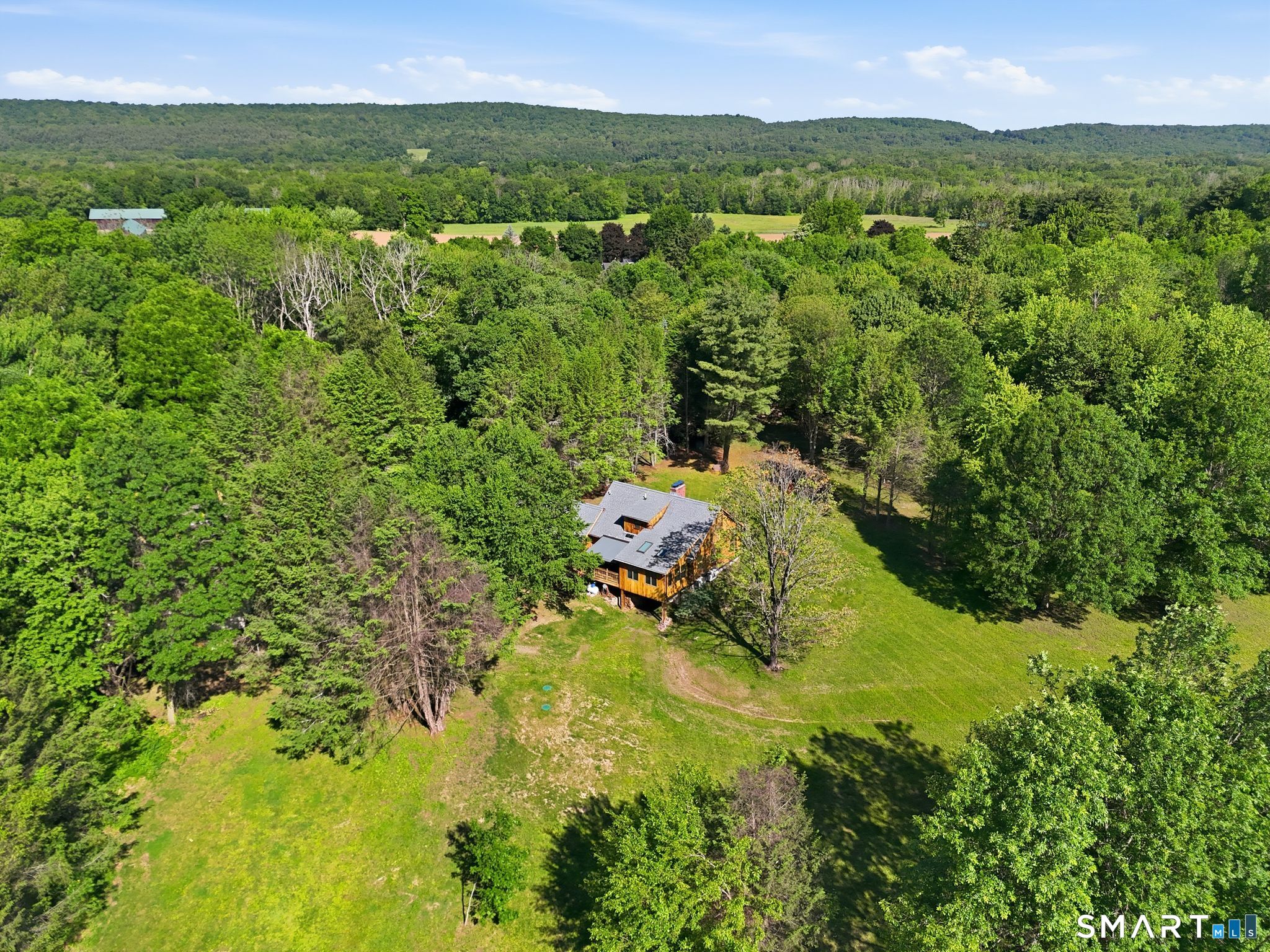 174 South Grand Street Suffield, CT 06093 - Photo 5 of 40