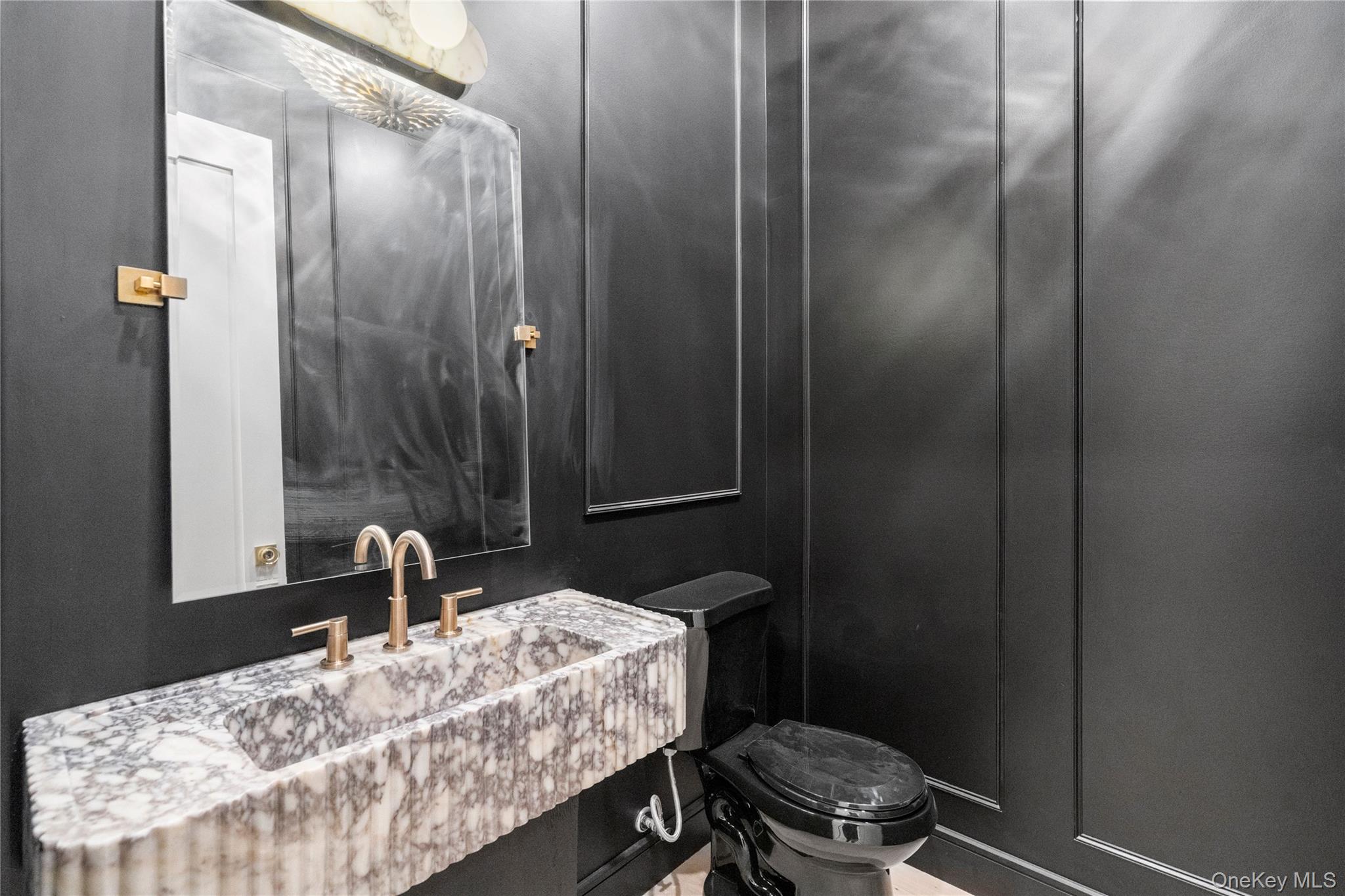 9 Wilderness Road St. James, NY 11780 - Photo 15 of 45 1/2 Bath