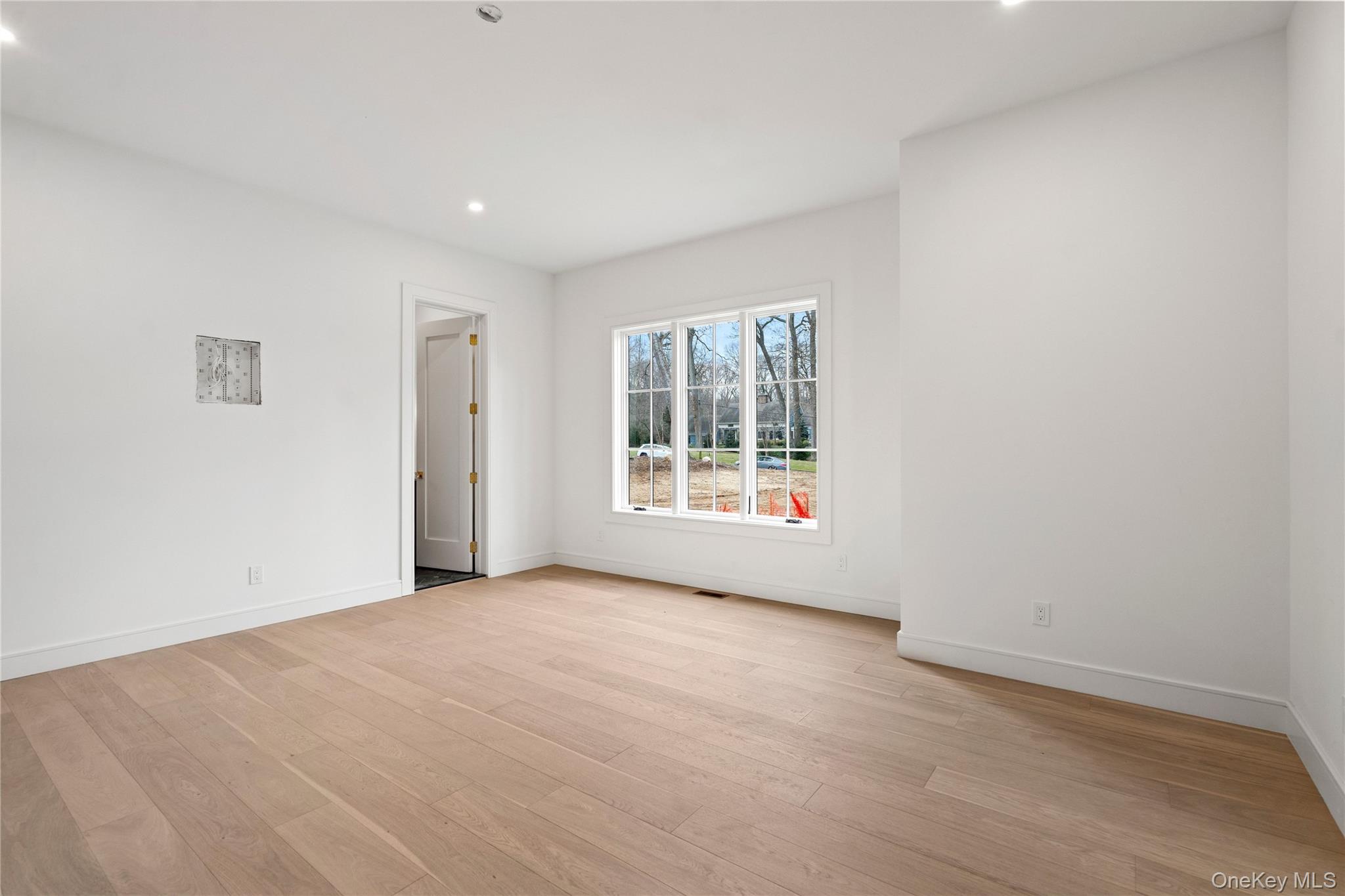 9 Wilderness Road St. James, NY 11780 - Photo 16 of 45 Main Level Primary En-Suite with Full Bath