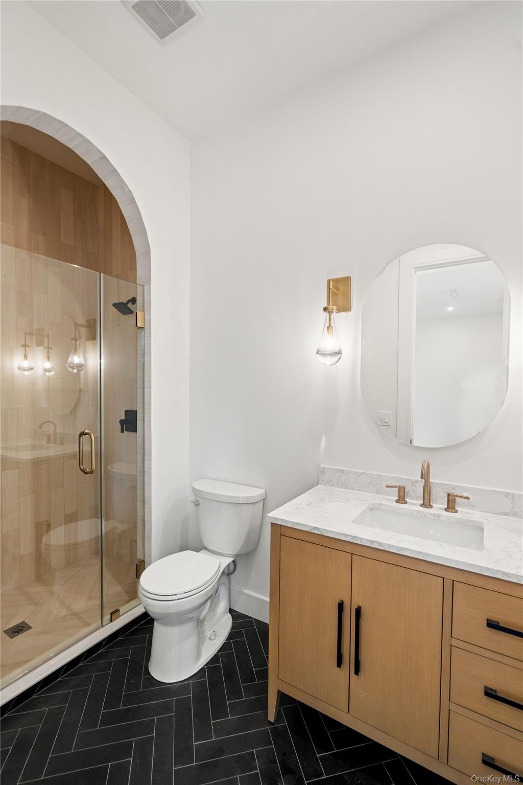 9 Wilderness Road St. James, NY 11780 - Photo 18 of 45 Main Level Primary En-Suite with Full Bath