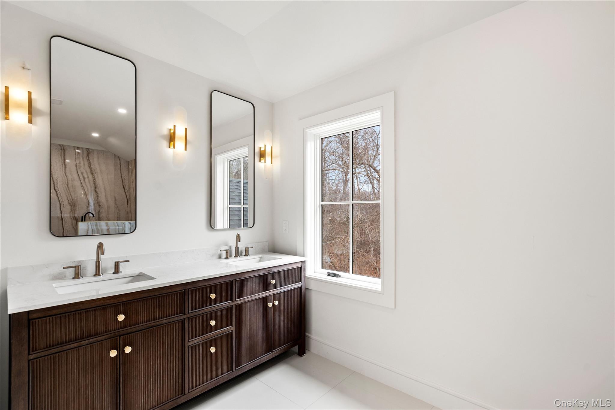 9 Wilderness Road St. James, NY 11780 - Photo 24 of 45 2nd Floor Primary En-Suite with 2 WIC's and Full Bathroom