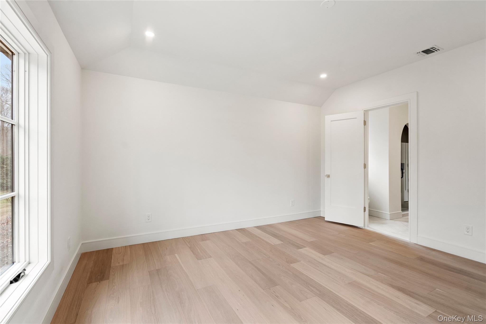 9 Wilderness Road St. James, NY 11780 - Photo 32 of 45 BR 5 Junior Suite