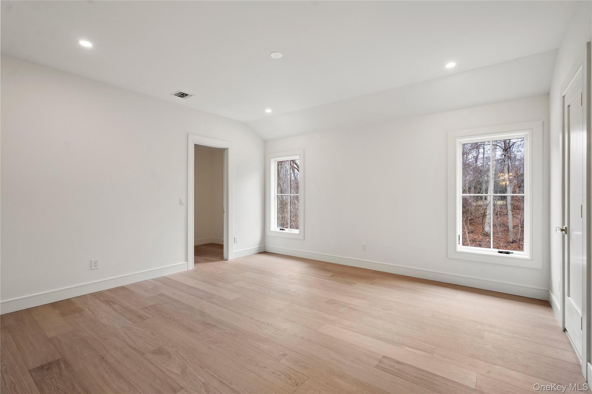 9 Wilderness Road St. James, NY 11780 - Photo 33 of 45 BR 5 Junior Suite