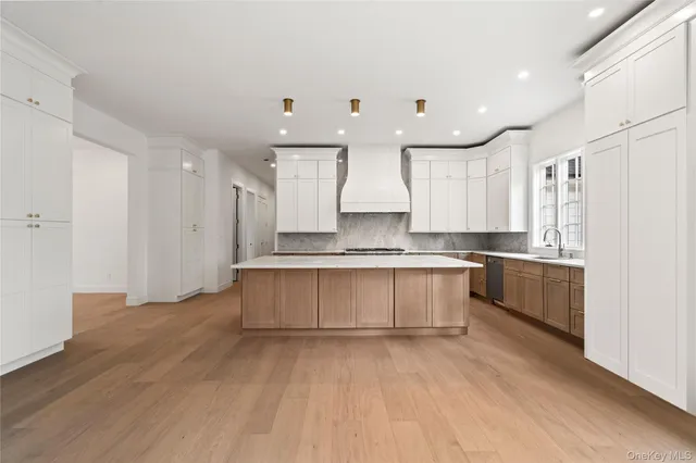 $3,250,000 | 9 Wilderness Road, St. James, NY 11780