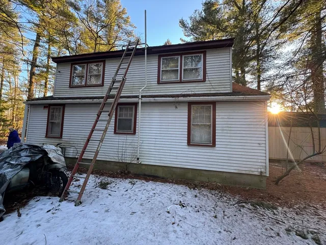 $329,999 | 98 Medway Street, Norfolk, MA 02056