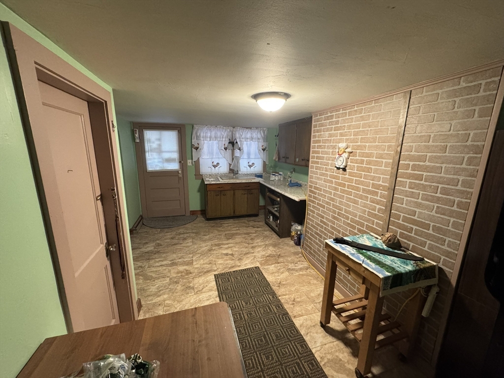 98 Medway Street Norfolk, MA 02056 - Photo 4 of 38