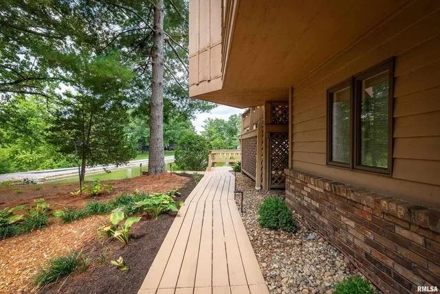 $518,900 | 173 Lake Indian Hills Circle, Carbondale, IL 62902