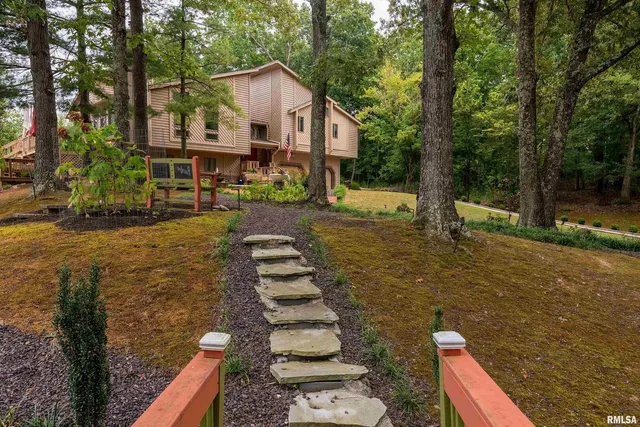 $518,900 | 173 Lake Indian Hills Circle, Carbondale, IL 62902