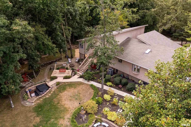 $518,900 | 173 Lake Indian Hills Circle, Carbondale, IL 62902