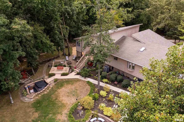 $518,900 | 173 Lake Indian Hills Circle, Carbondale, IL 62902