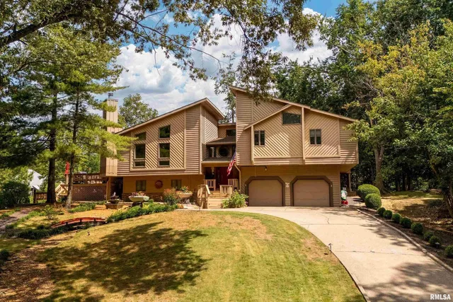 $518,900 | 173 Lake Indian Hills Circle, Carbondale, IL 62902