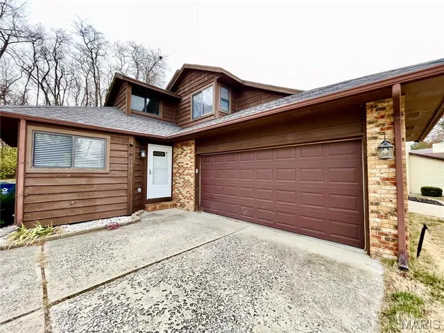 $1,695 | 890 Lester Avenue, Collinsville, IL 62234