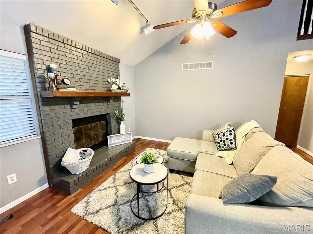 890 Lester Avenue Collinsville, IL 62234 - Photo 7 of 44