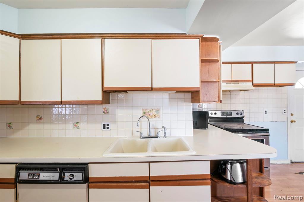 7739 Rosedale Boulevard Allen Park, MI 48101 - Photo 12 of 28