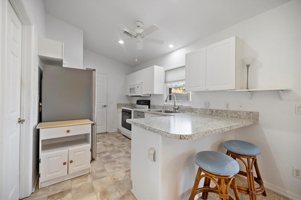 950 Fundy Road Venice, FL 34293 - Photo 4 of 51